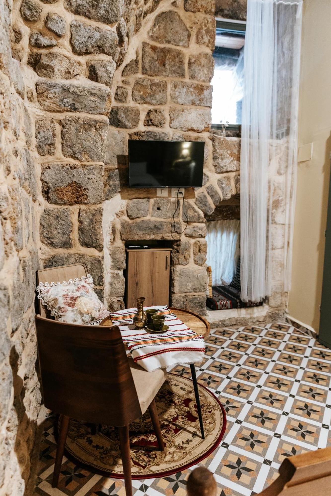 Hebi House Aparthotel Акра Екстериор снимка