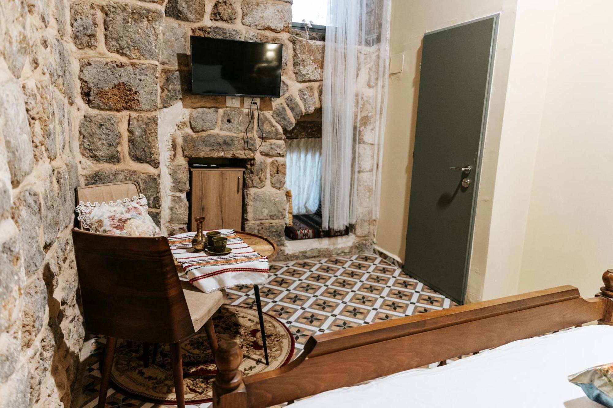Hebi House Aparthotel Акра Екстериор снимка