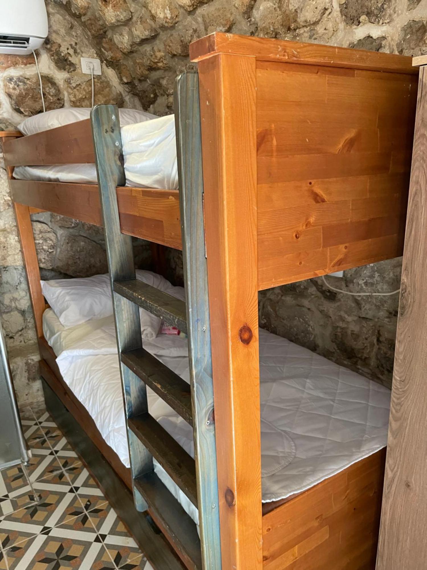 Hebi House Aparthotel Акра Екстериор снимка